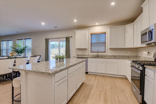 472 Midland Pines Drive, Graniteville, SC 29829