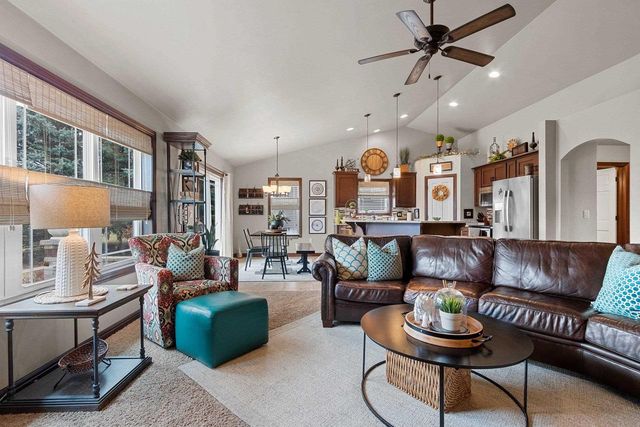 345 CROSSWINDS LANE, Green Bay, WI 54311