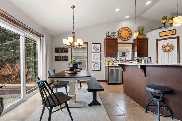 345 CROSSWINDS LANE, Green Bay, WI 54311