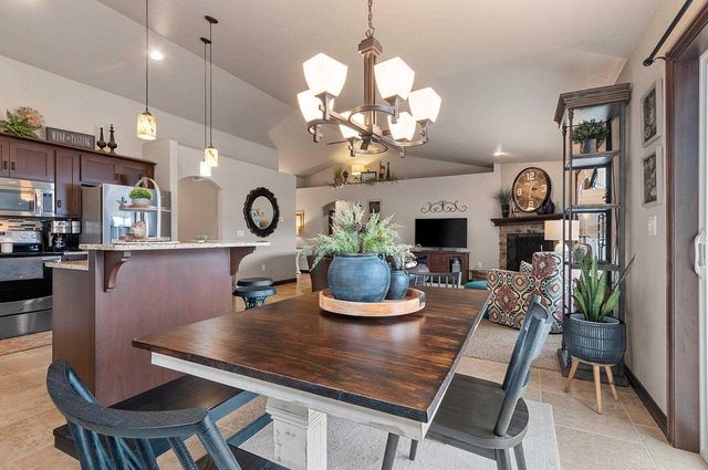 345 CROSSWINDS LANE, Green Bay, WI 54311