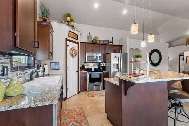 345 CROSSWINDS LANE, Green Bay, WI 54311