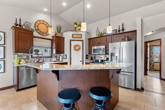 345 CROSSWINDS LANE, Green Bay, WI 54311