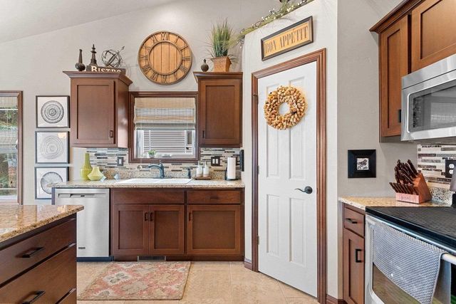 345 CROSSWINDS LANE, Green Bay, WI 54311