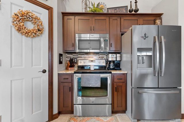 345 CROSSWINDS LANE, Green Bay, WI 54311