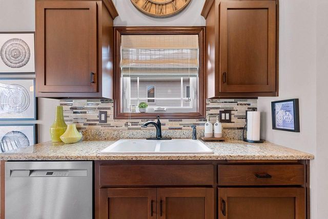 345 CROSSWINDS LANE, Green Bay, WI 54311