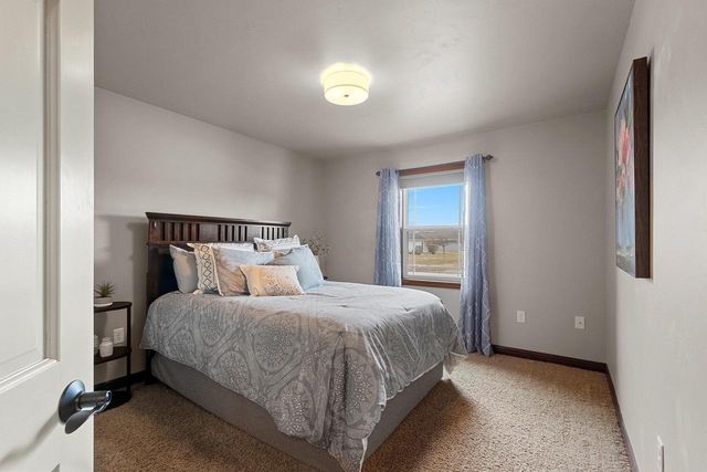 345 CROSSWINDS LANE, Green Bay, WI 54311