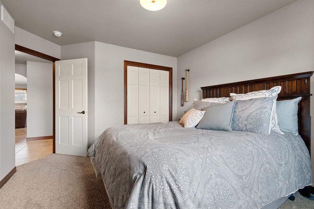 345 CROSSWINDS LANE, Green Bay, WI 54311