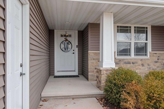 345 CROSSWINDS LANE, Green Bay, WI 54311