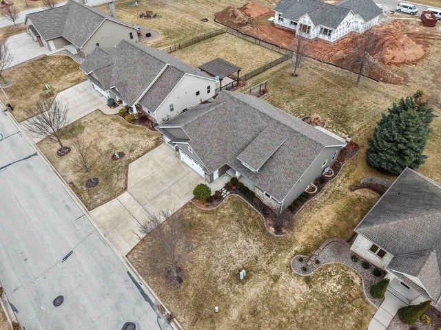 345 CROSSWINDS LANE, Green Bay, WI 54311