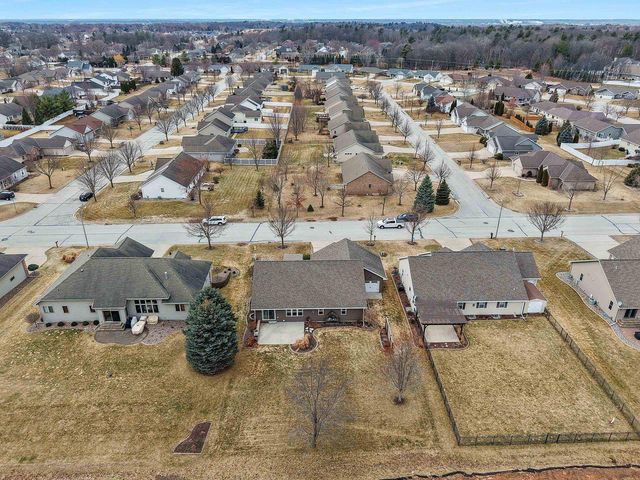 345 CROSSWINDS LANE, Green Bay, WI 54311