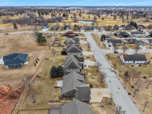 345 CROSSWINDS LANE, Green Bay, WI 54311