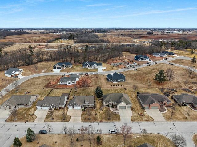 345 CROSSWINDS LANE, Green Bay, WI 54311