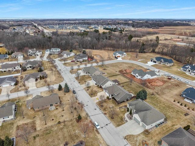 345 CROSSWINDS LANE, Green Bay, WI 54311