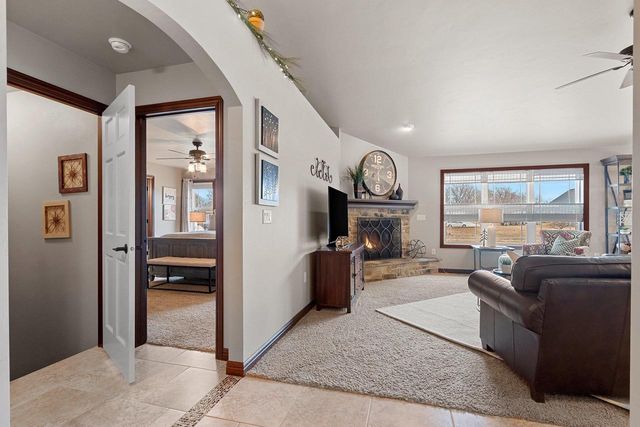 345 CROSSWINDS LANE, Green Bay, WI 54311