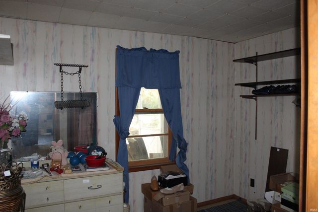 450 S Gerald Lett Ave, Angola, IN 46703