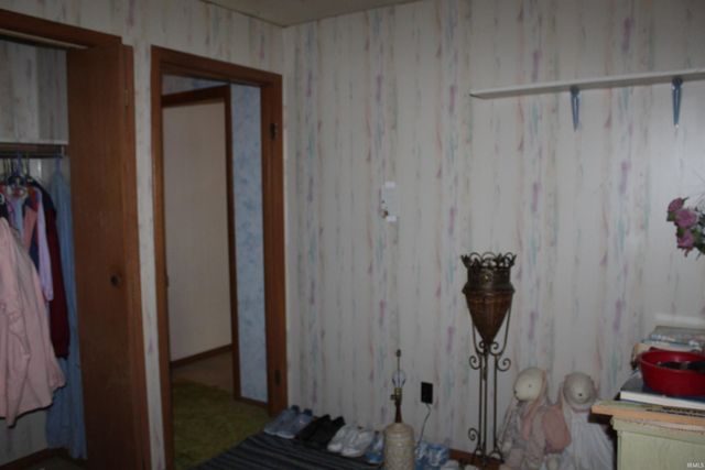 450 S Gerald Lett Ave, Angola, IN 46703