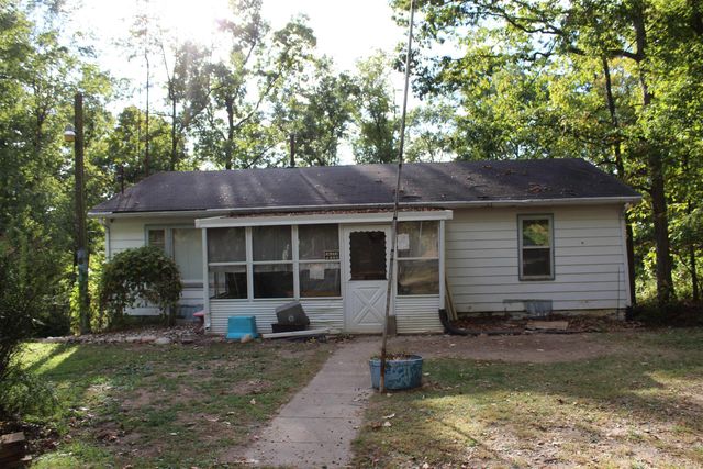 450 S Gerald Lett Ave, Angola, IN 46703