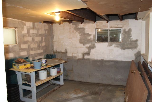 450 S Gerald Lett Ave, Angola, IN 46703