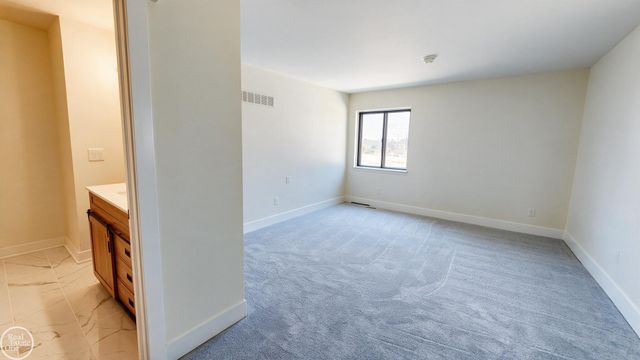 11343 Common Road, Warren, MI 48093