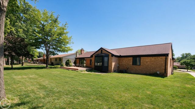 11343 Common Road, Warren, MI 48093