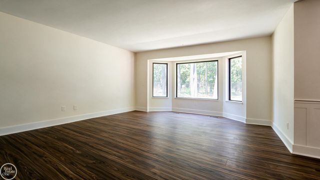 11343 Common Road, Warren, MI 48093
