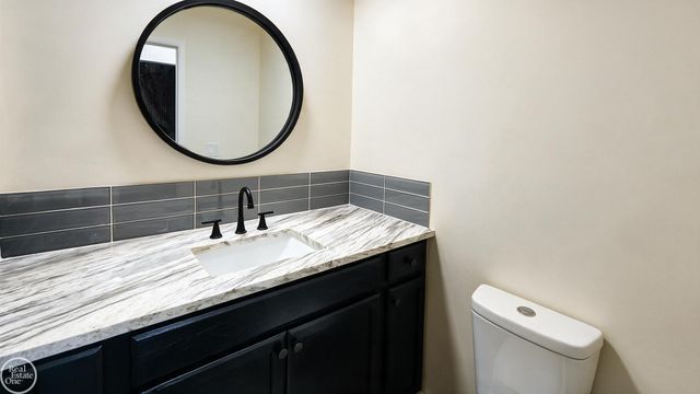 11343 Common Road, Warren, MI 48093