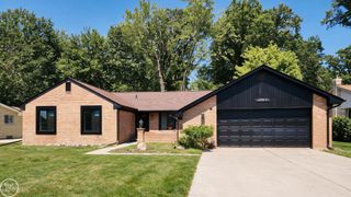 11343 Common Road, Warren, MI 48093