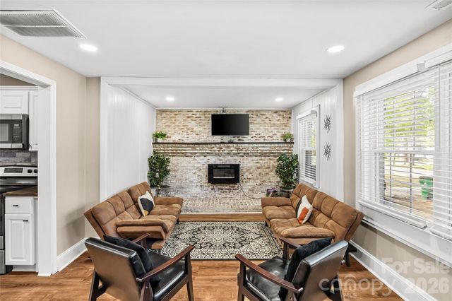 2738 Catalina Avenue, Charlotte, NC 28206