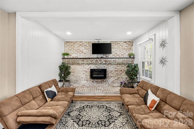 2738 Catalina Avenue, Charlotte, NC 28206