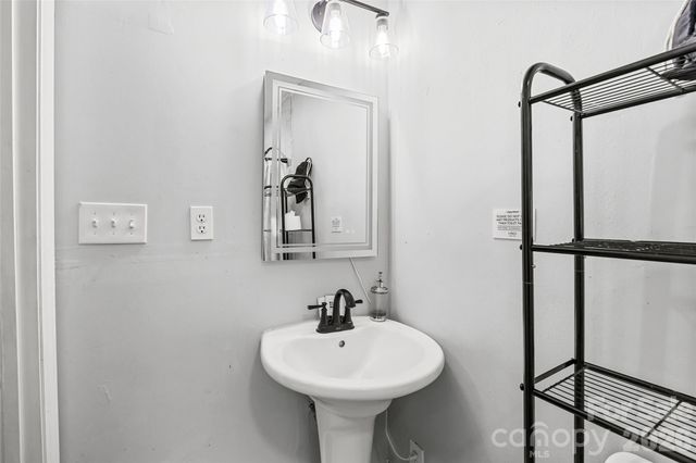 2738 Catalina Avenue, Charlotte, NC 28206