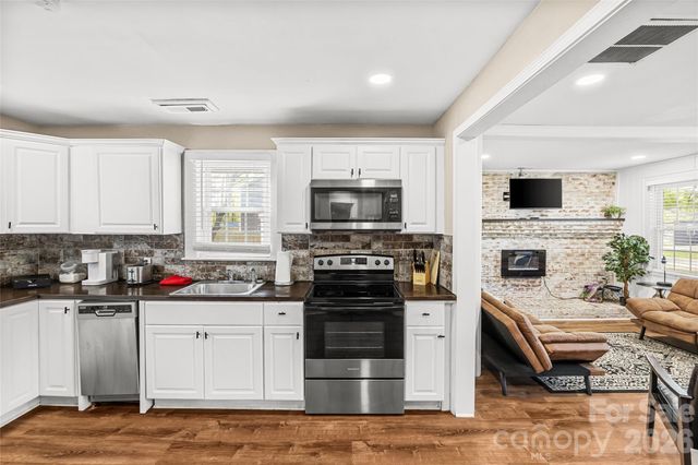 2738 Catalina Avenue, Charlotte, NC 28206