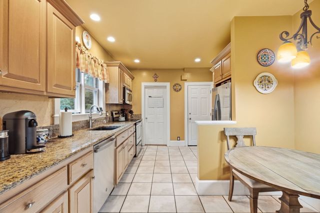 162 Flagg St, Worcester, MA 01609