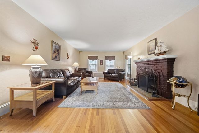 162 Flagg St, Worcester, MA 01609