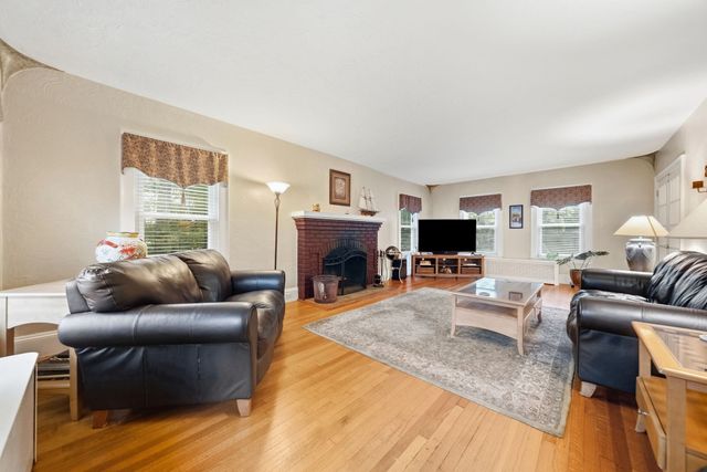 162 Flagg St, Worcester, MA 01609