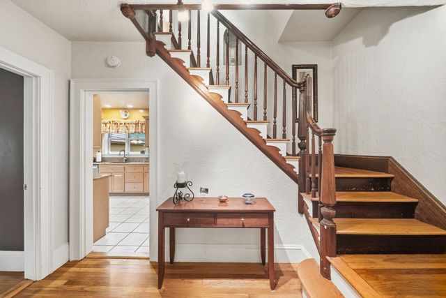 162 Flagg St, Worcester, MA 01609
