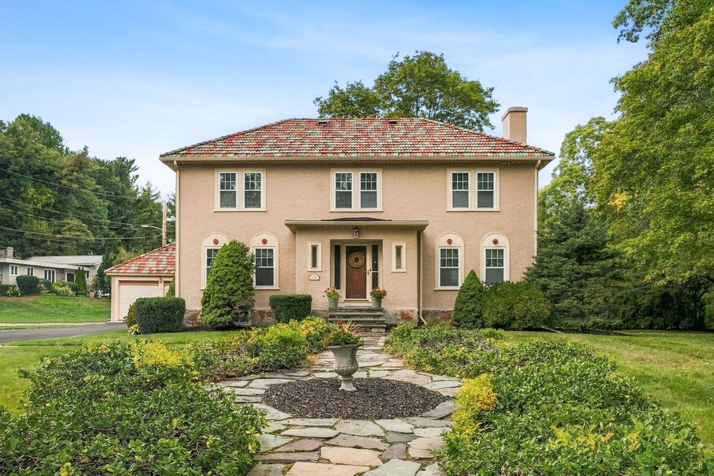 162 Flagg St, Worcester, MA 01609