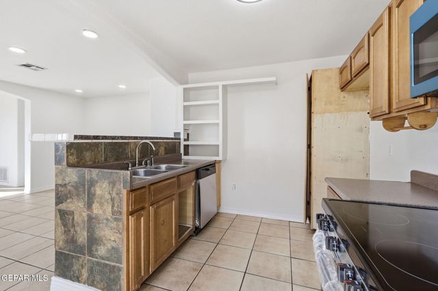 4516 HUGO REYES Street, El Paso, TX 79938