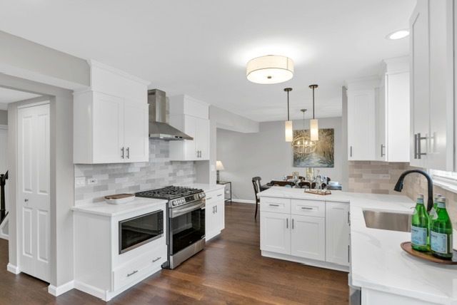 2321 Meadows Lane, Round Lake Beach, IL 60073