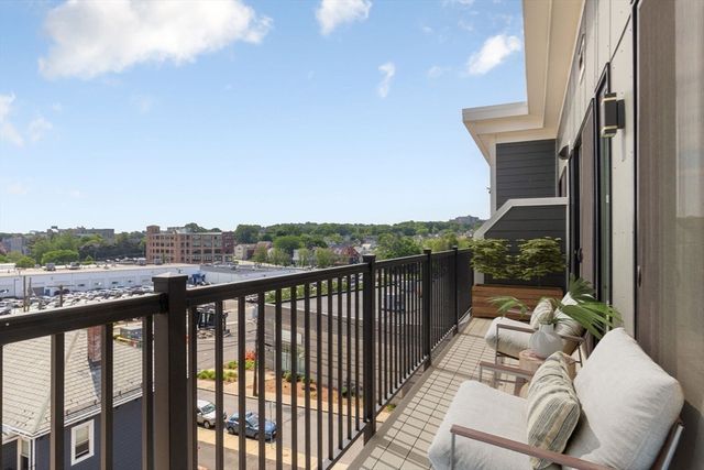 50 Hichborn St 506, Boston, MA 02135