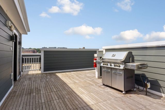 50 Hichborn St 506, Boston, MA 02135