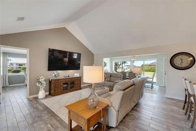 2002 E VIEW DRIVE, Sun City Center, FL 33573
