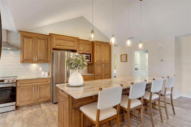 2002 E VIEW DRIVE, Sun City Center, FL 33573