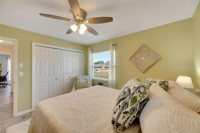 2002 E VIEW DRIVE, Sun City Center, FL 33573
