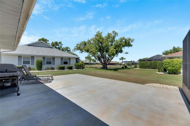 2002 E VIEW DRIVE, Sun City Center, FL 33573