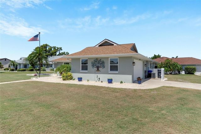 2002 E VIEW DRIVE, Sun City Center, FL 33573