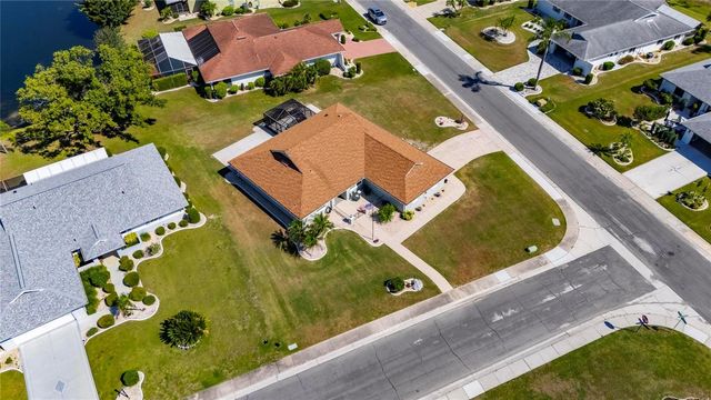2002 E VIEW DRIVE, Sun City Center, FL 33573