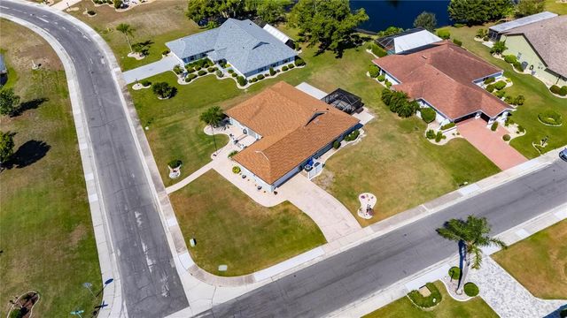 2002 E VIEW DRIVE, Sun City Center, FL 33573