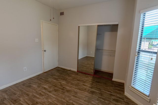 4144 Greystone Way 702, Sugar Land, TX 77479