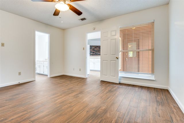 232 S Pipeline Road W 234, Euless, TX 76040