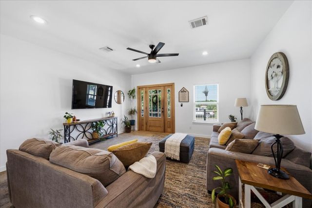 428 Gail Drive, Kennedale, TX 76060